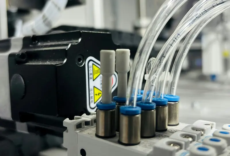 Pneumatic valve manifold with tubing connected